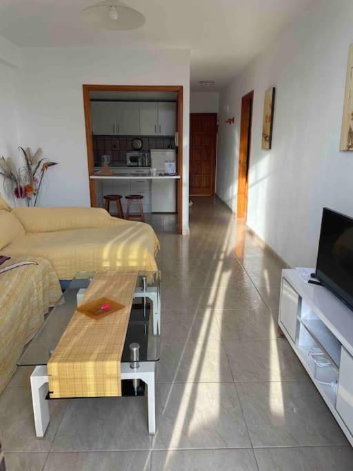 1 Bedroom Apartment With Stunning Sea View Arona  Ngoại thất bức ảnh
